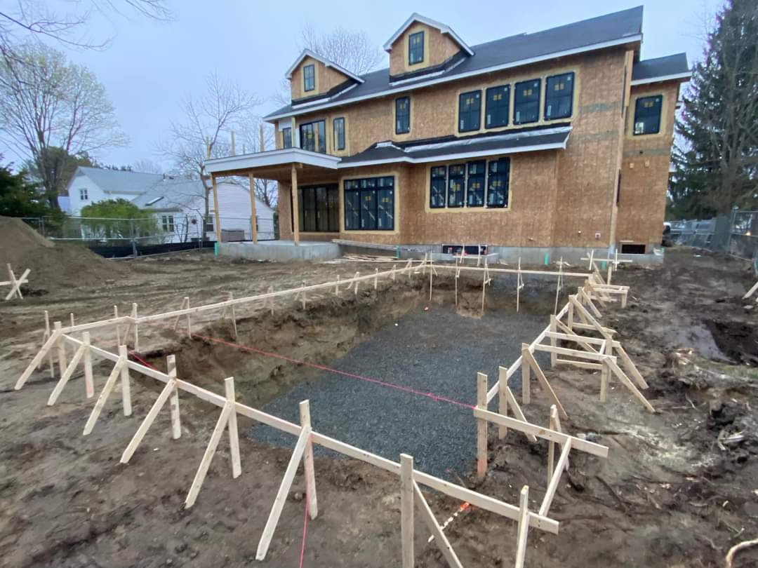 Installation of in-ground swimming pool - fiberglass pools hampstead nh
