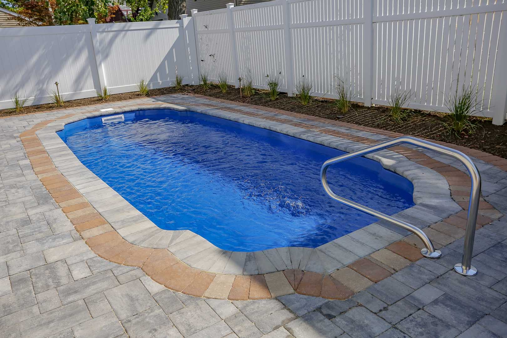 Bahamas Ocean Blue Swimming Pool by Modena NH - fiberglass pools hampstead nh